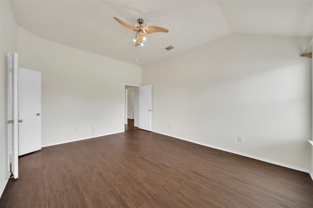 4221 Fiste Denton, TX 76207 - Photo 10 of 26