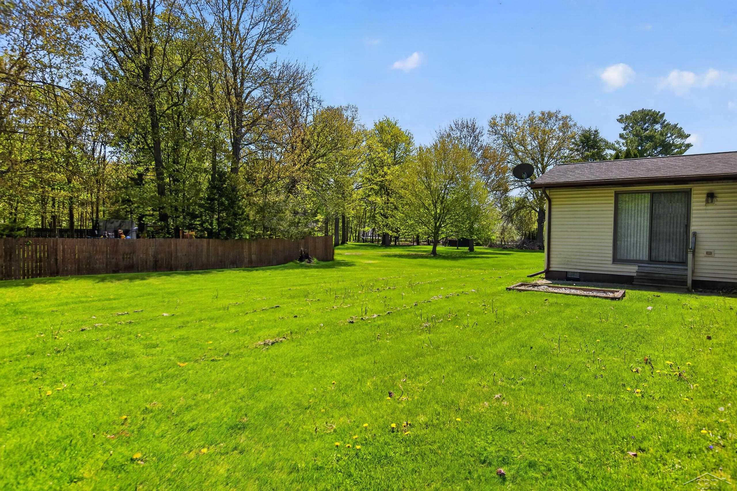385 South Orr Road Hemlock, MI 48626 - Photo 6 of 33