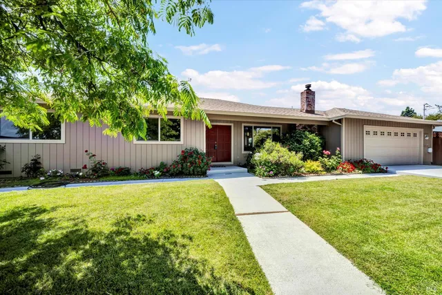 $1,100,000 | 4389 Hessel Court, Sebastopol, CA 95472