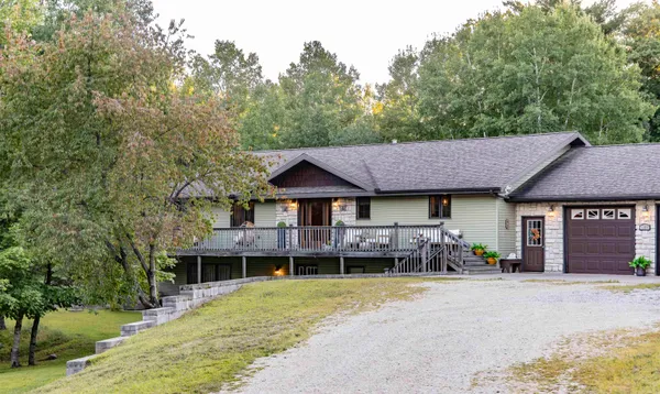 $489,000 | N22791 Carpenter Road, Niagara, WI 54151