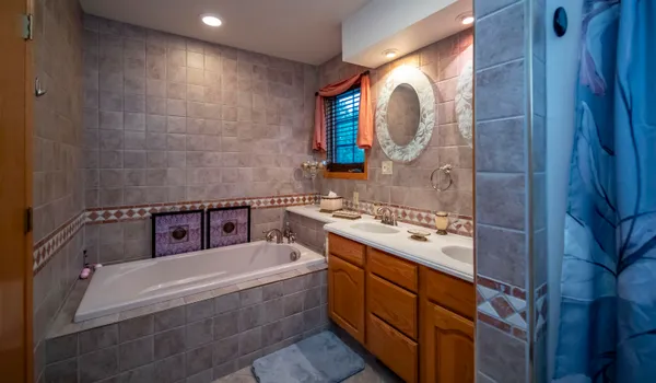 $489,000 | N22791 Carpenter Road, Niagara, WI 54151