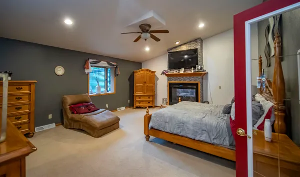 $469,000 | N22791 Carpenter Road, Niagara, WI 54151