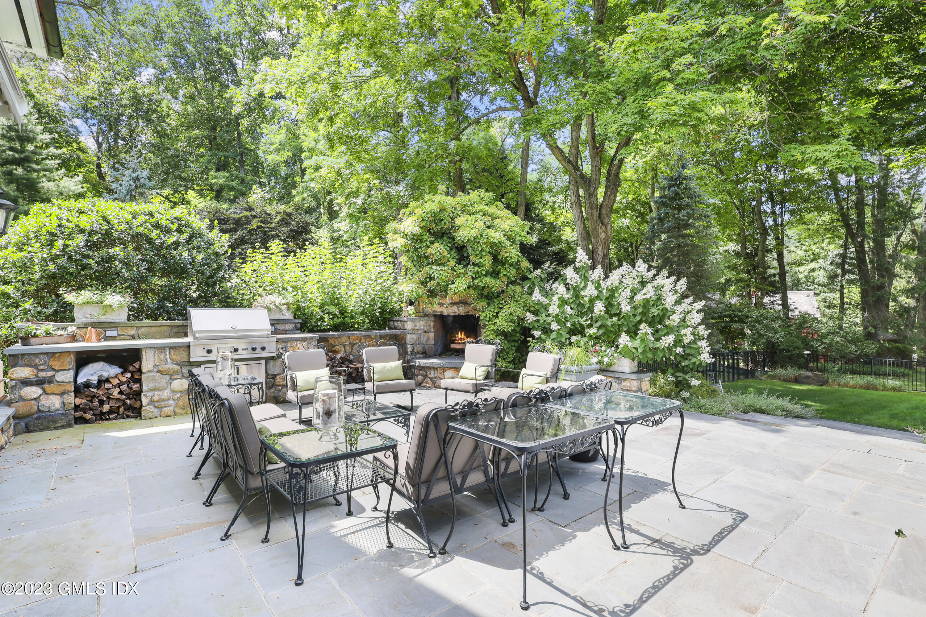 27 Locust Road Greenwich, CT 06831 - Photo 24 of 39 27 Locust Rd Greenwich CT-print-012-011-