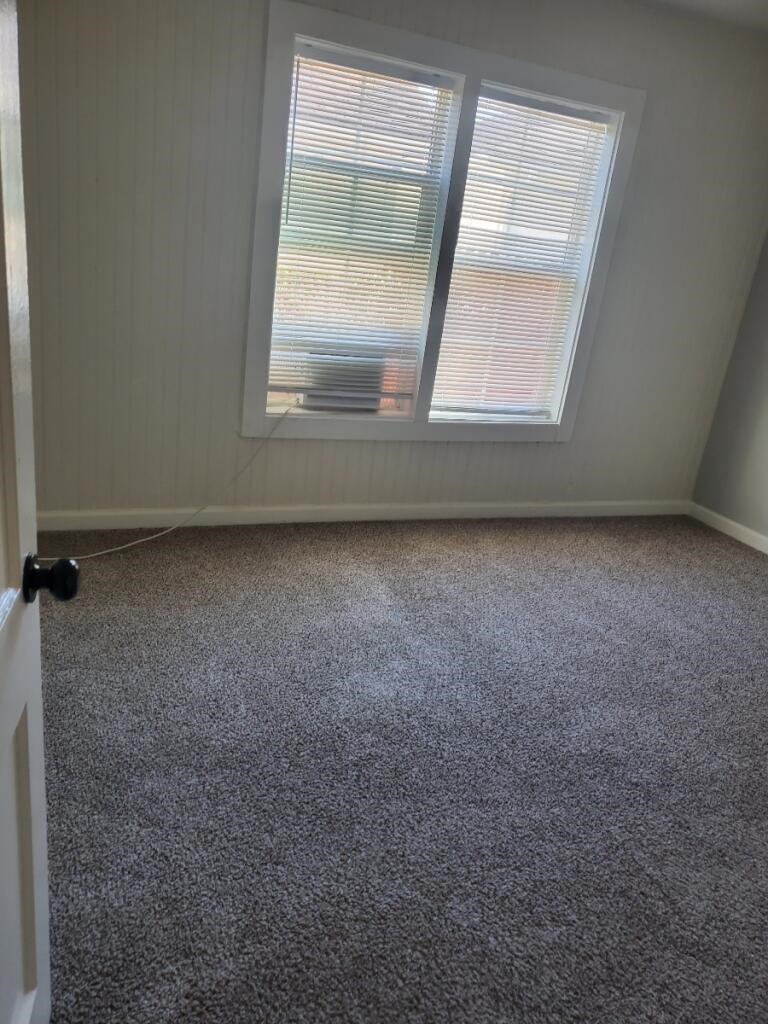 3315 Reeves Street, Unit 3 Houston, TX 77004 - Photo 6 of 8 an empty room with a window
