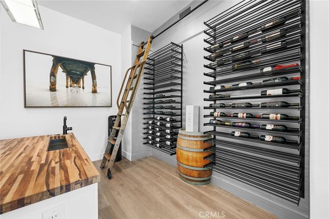 a view of an entryway with a livingroom