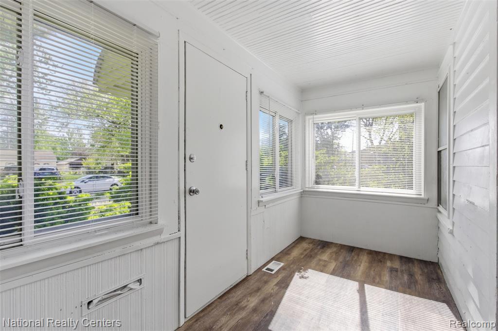 7547 Stephens Center Line, MI 48015 - Photo 13 of 15