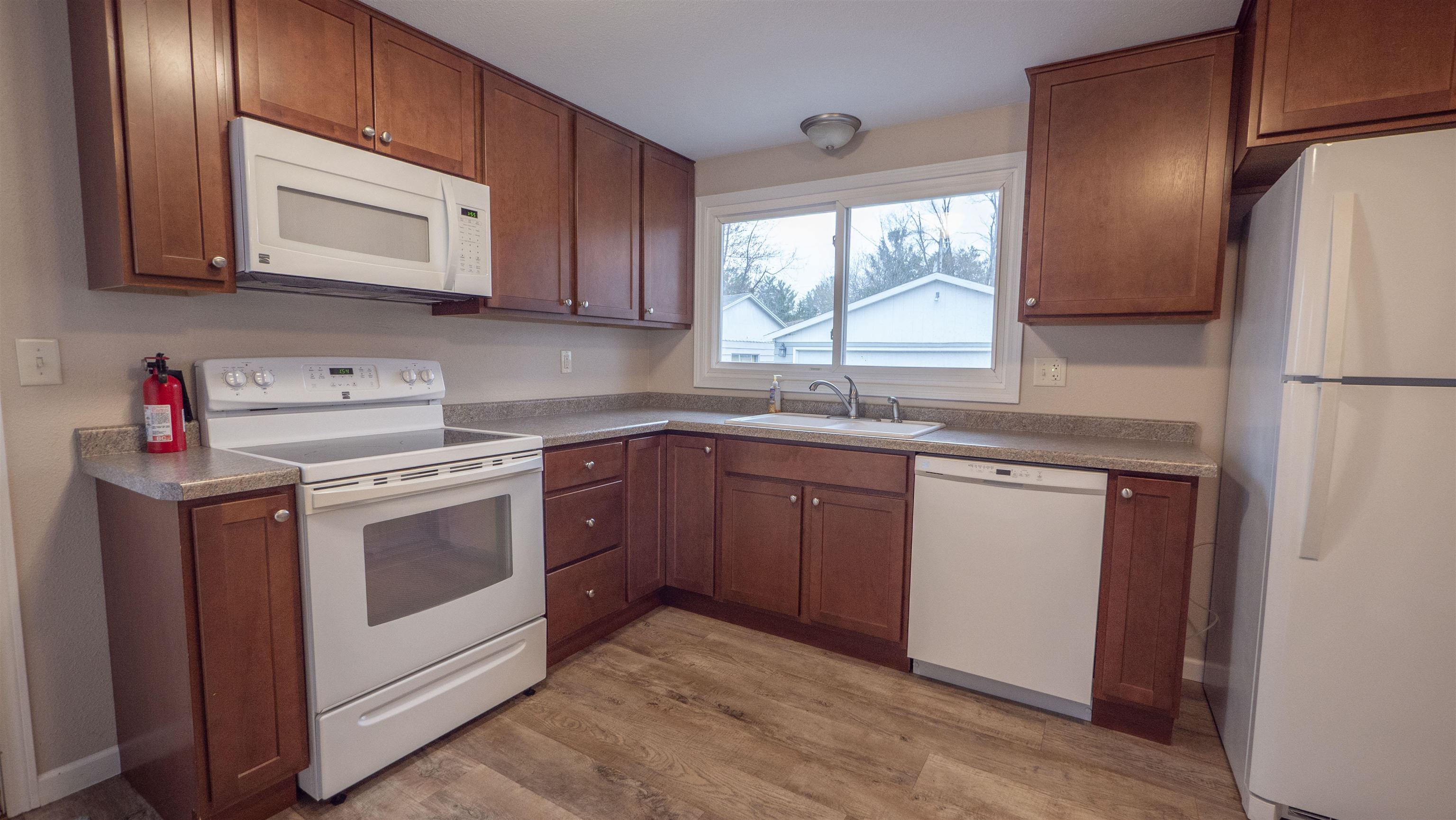1330 Crystal Court Waupaca, WI 54981 - Photo 5 of 24