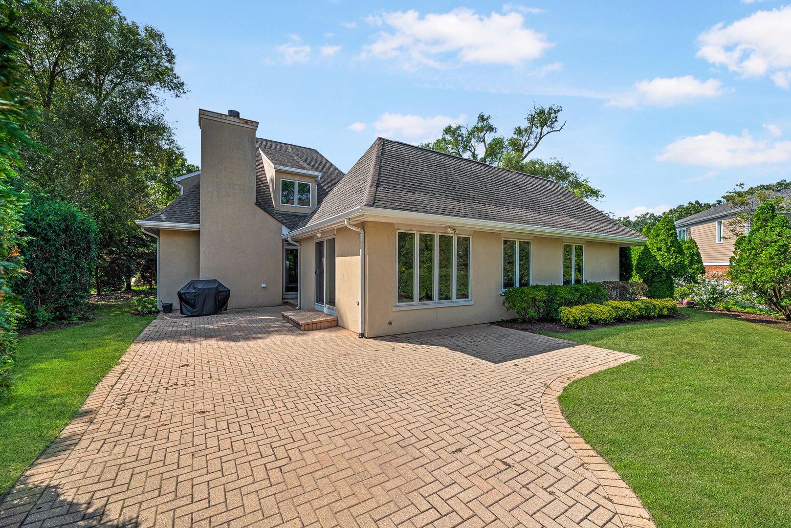 701 Ridge Road Highland Park, IL 60035 - Photo 55 of 60 a front view of a house with a yard