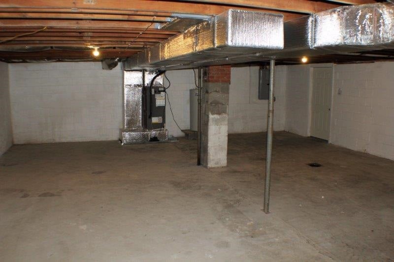538 Wells Road Glasgow, KY 42141 - Photo 3 of 17 Gallery Image 3