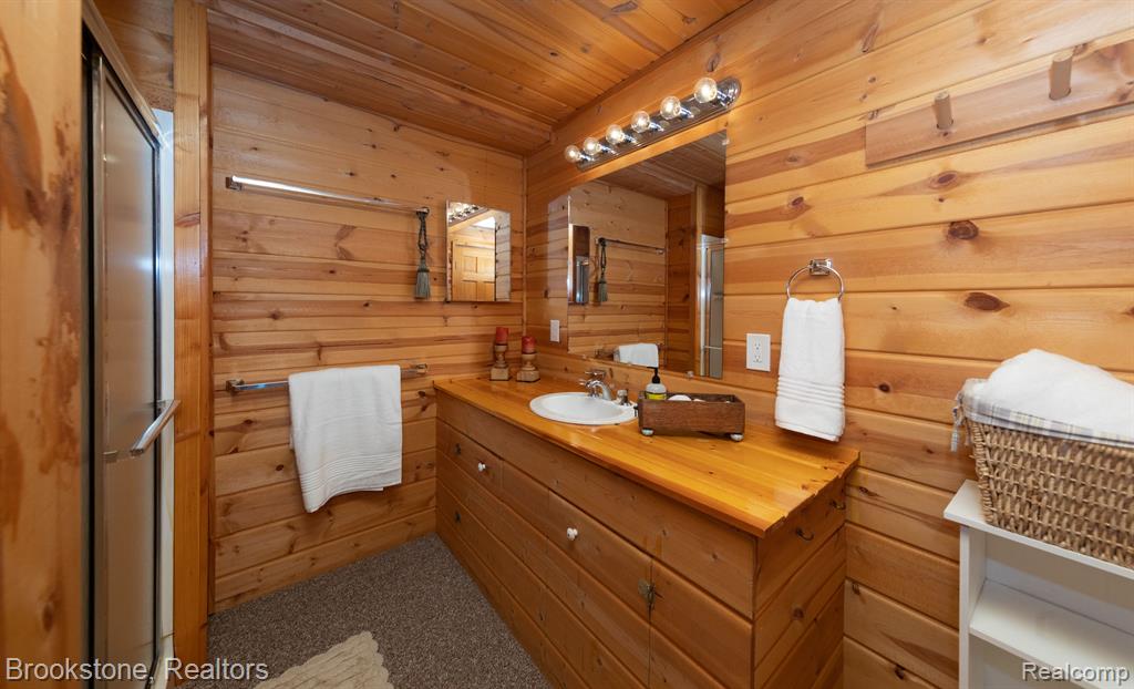 6515 Cuthbert Road White Lake, MI 48383 - Photo 38 of 40 Gallery Image 38