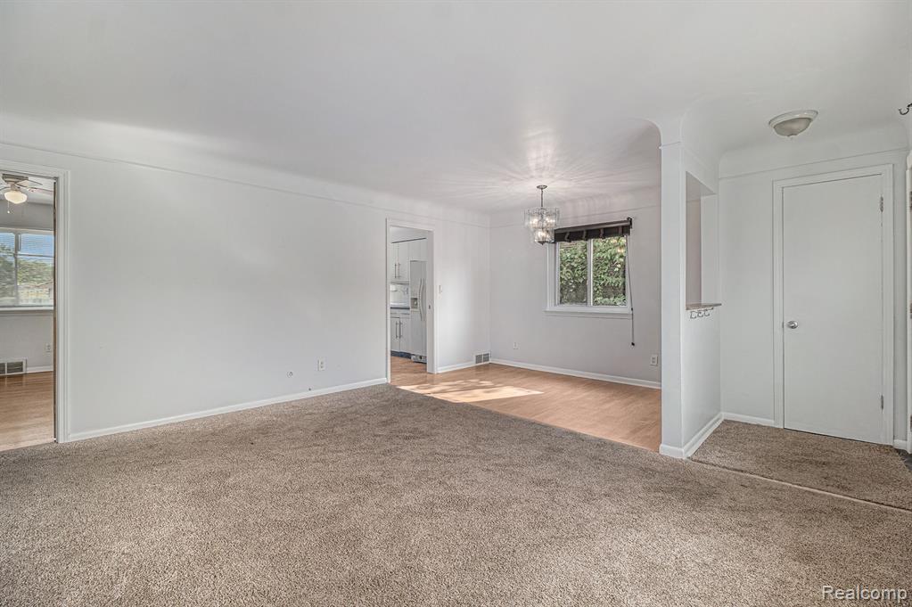 26842 Ford Road Dearborn Heights, MI 48127 - Photo 6 of 36