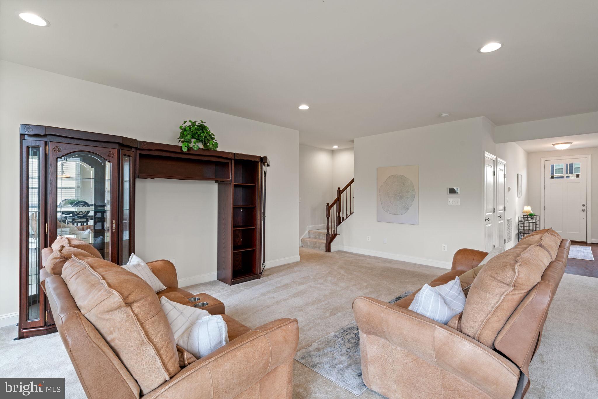 8134 Skystone Loop Manassas Park, VA 20111 - Photo 11 of 33 Family Room