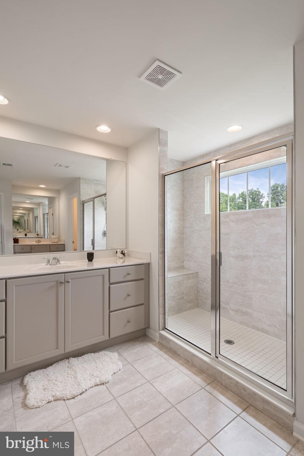 8134 Skystone Loop Manassas Park, VA 20111 - Photo 23 of 33 Primary Bathroom