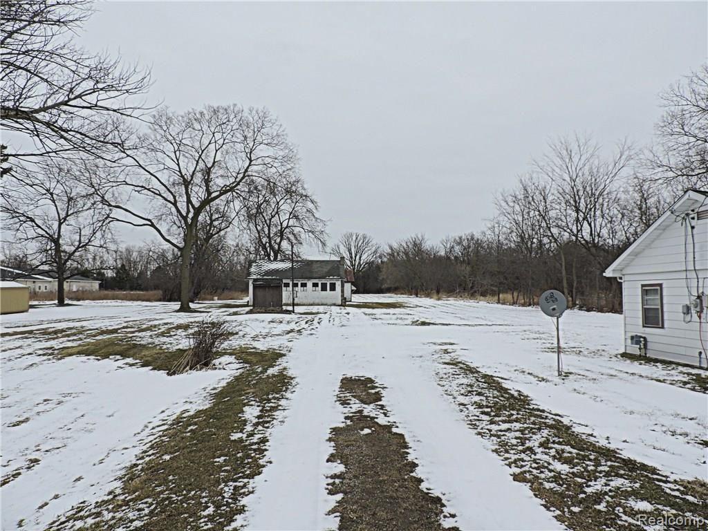 9059 Davison Road Davison, MI 48423 - Photo 2 of 12 DSCN6837.JPG