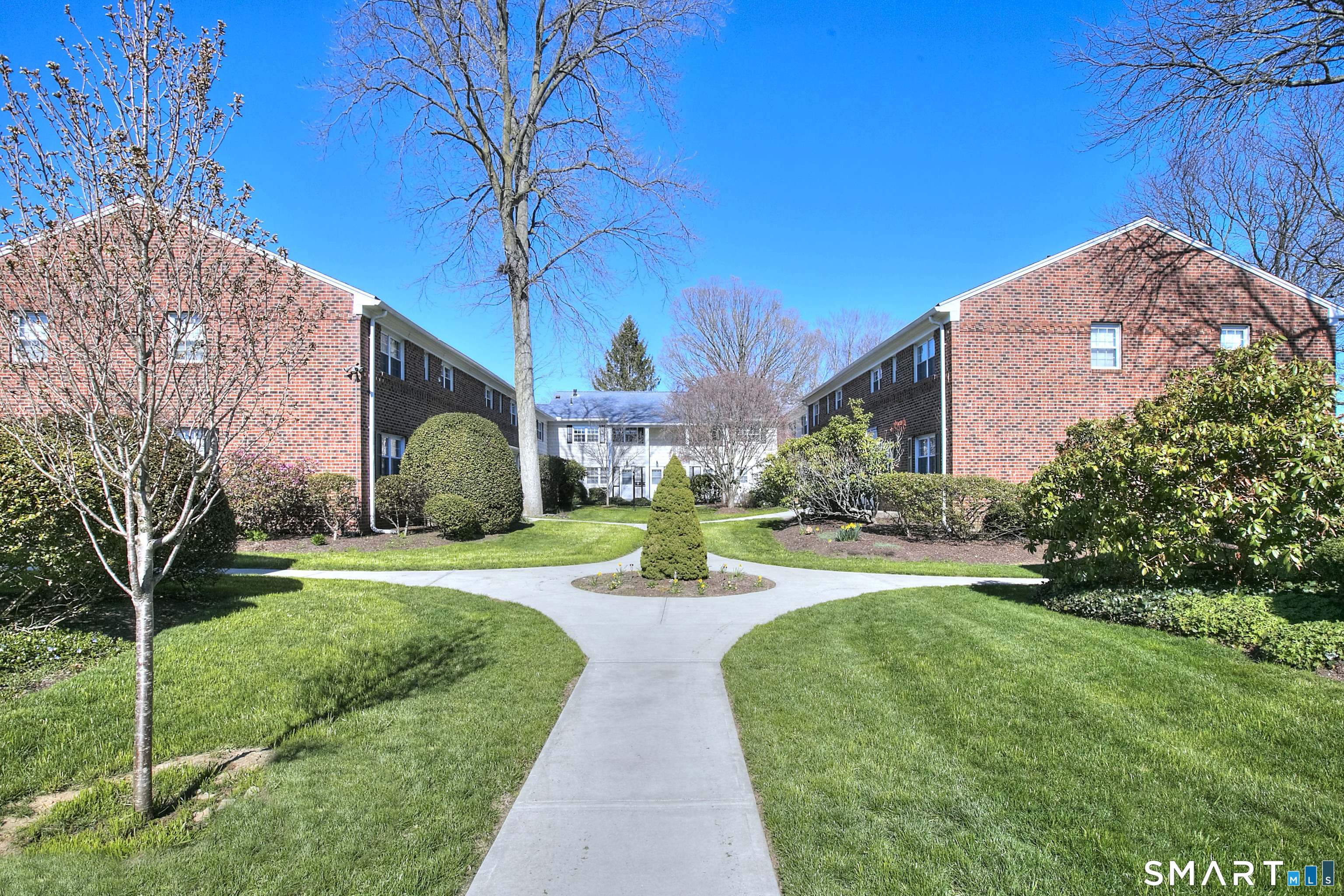 245 Unquowa Road, Unit 27 Fairfield, CT 06824 - Photo 21 of 25