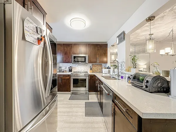 $239,900 | 1101 Northeast 191st Street, Unit H213, Miami, FL 33179