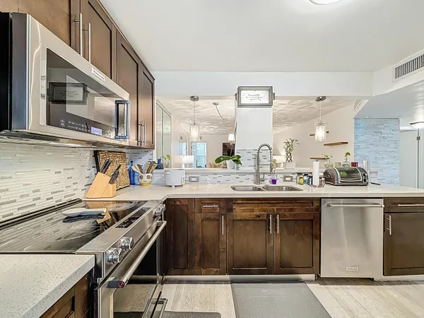 $239,900 | 1101 Northeast 191st Street, Unit H213, Miami, FL 33179