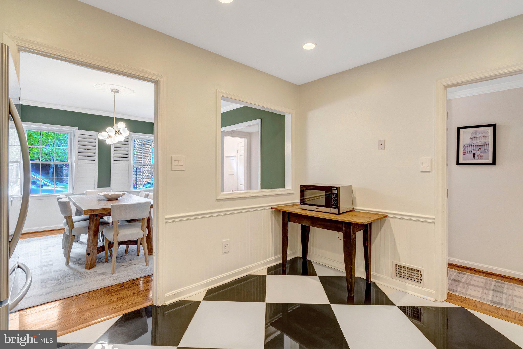 1122 Kensington Road McLean, VA 22101 - Photo 10 of 35 Gallery Image 10