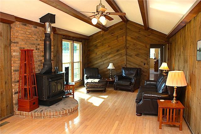4075 Hoods Branch Road Springfield, TN 37172 - Photo 3 of 16 Living Room with wood burning stove.