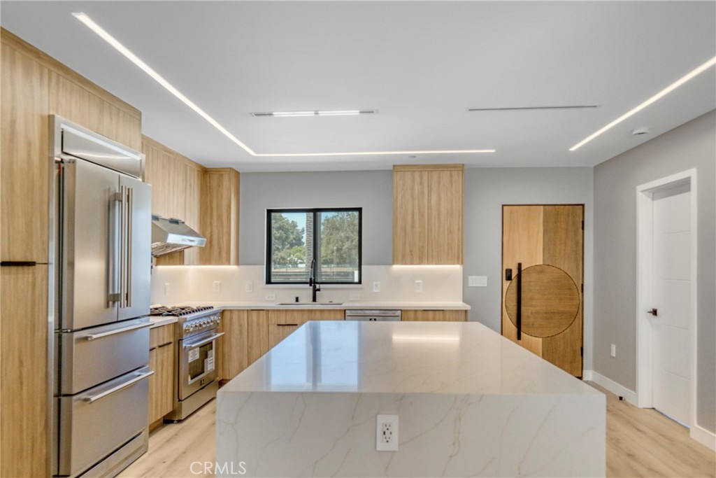 20522 Sherman Way Winnetka, CA 91306 - Photo 8 of 52