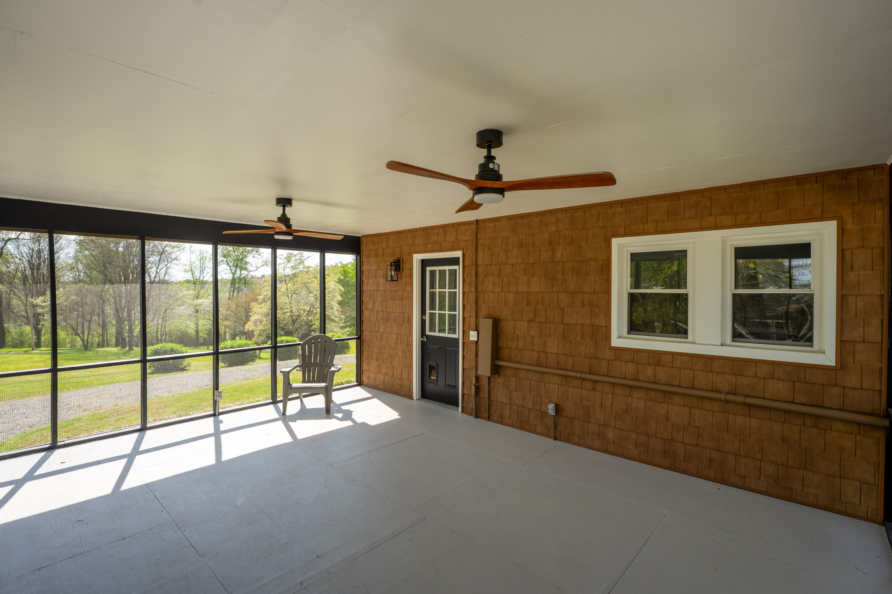 1616 Roberson Road Hixson, TN 37343 - Photo 32 of 36 Side Entry