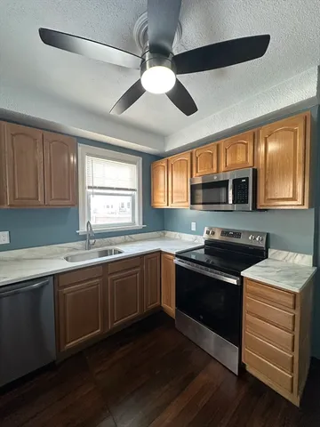 $2,200 | 188 Newman Avenue, Unit 1, Seekonk, MA 02771