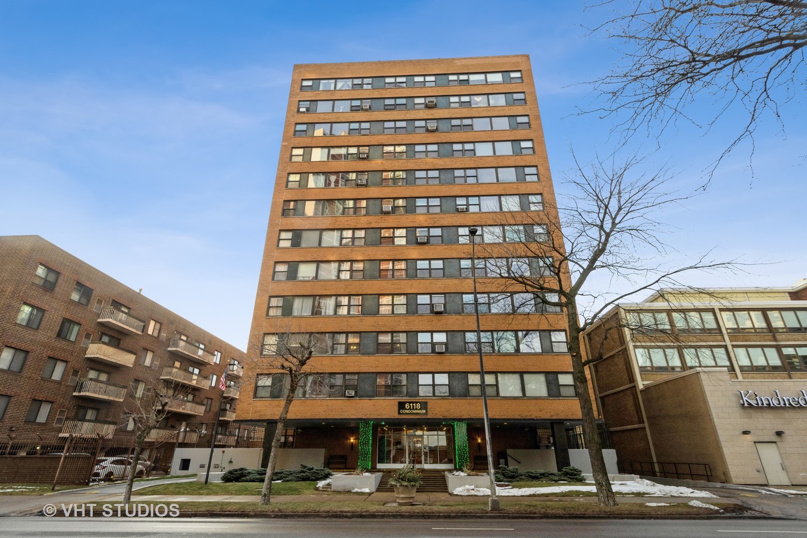 6118 North Sheridan Road, Unit 410 Chicago, IL 60660 - Photo 1 of 9