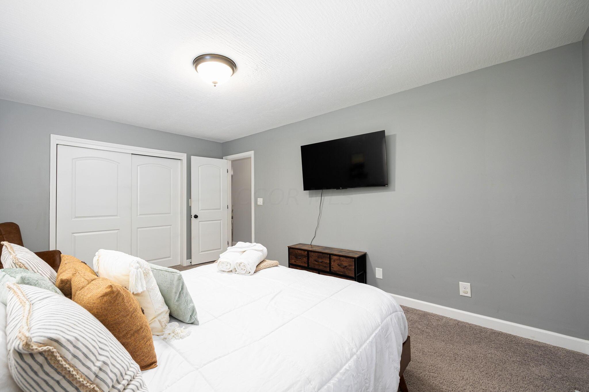 9099 Fairfield Road Sugar Grove, OH 43155 - Photo 22 of 103 Bedroom