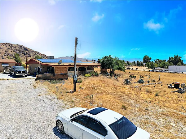 $3,195 | 17601 Sycamore Lane, Apple Valley, CA 92307