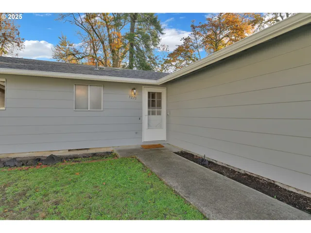 $449,000 | 3235 Crocker Road, Eugene, OR 97404