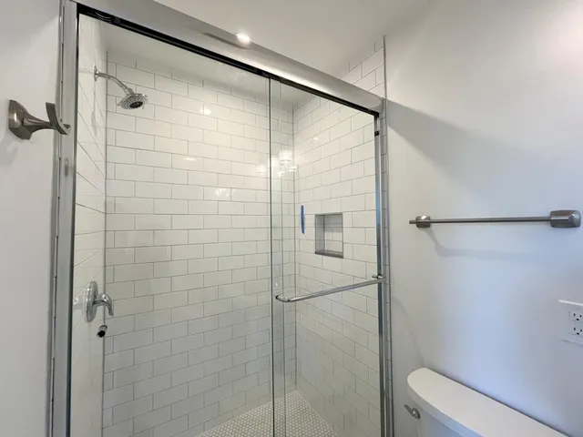 $3,495 | 1228 East Juneau Avenue, Unit 4, Milwaukee, WI 53202