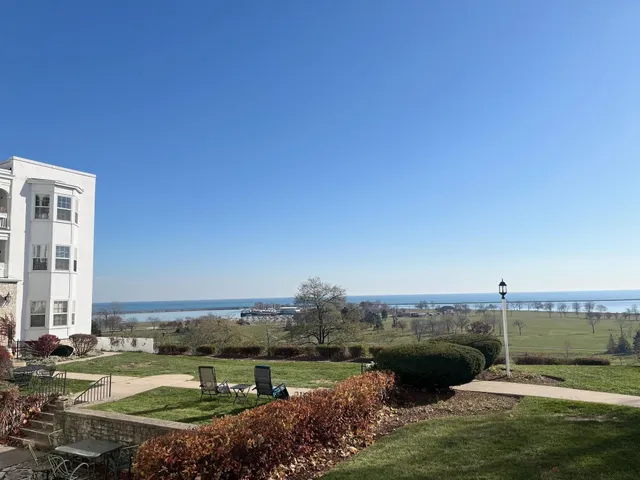 $3,495 | 1228 East Juneau Avenue, Unit 4, Milwaukee, WI 53202