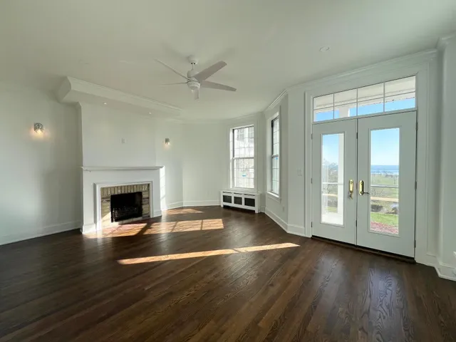 $3,495 | 1228 East Juneau Avenue, Unit 4, Milwaukee, WI 53202