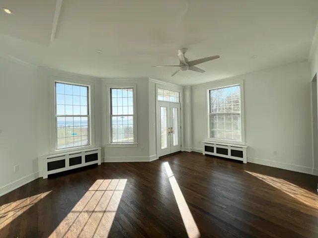 $3,495 | 1228 East Juneau Avenue, Unit 4, Milwaukee, WI 53202