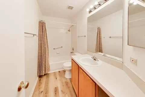 $2,999 | 312 East Tall Oaks Lane, Itasca, IL 60143
