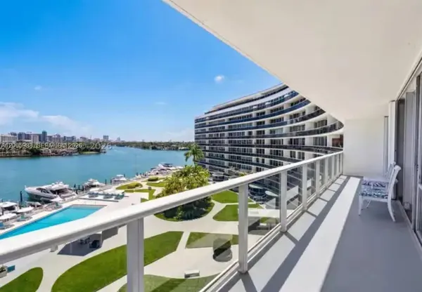 $3,600 | 900 Bay Drive, Unit 207, Miami Beach, FL 33141
