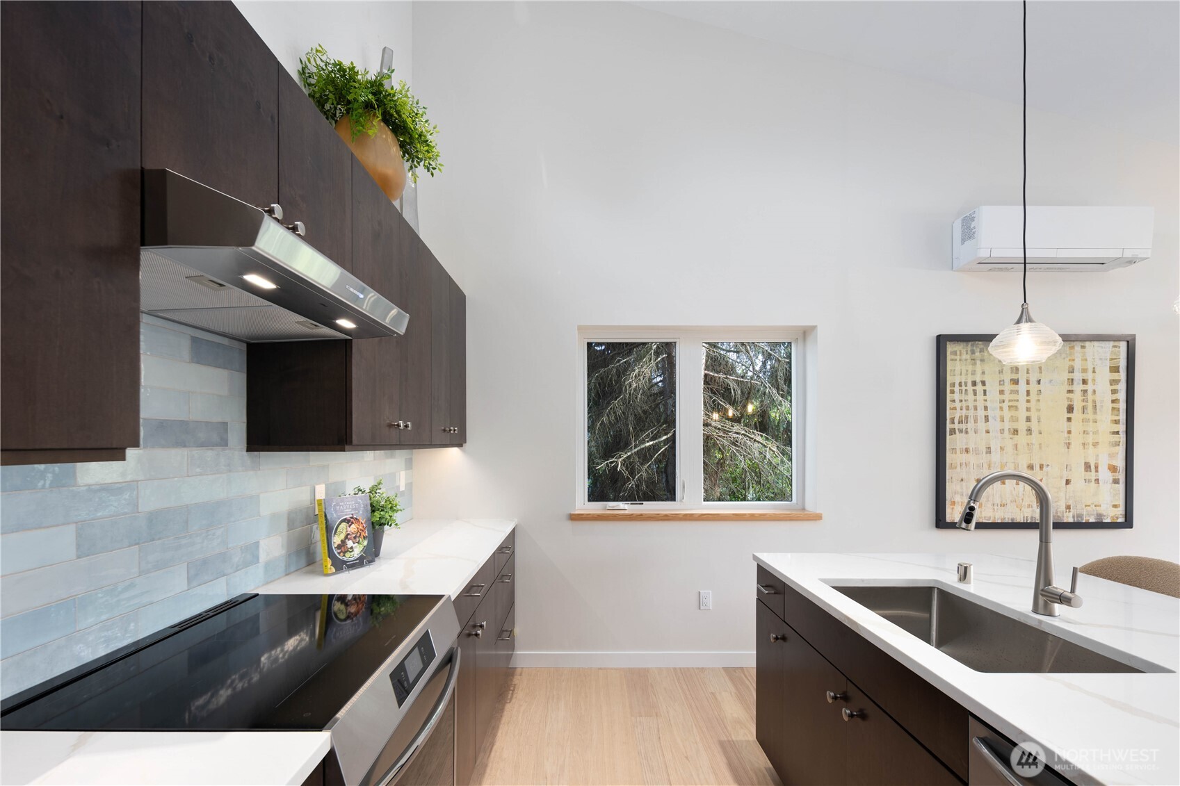 8625 30th Avenue Southwest Seattle, WA 98126 - Photo 17 of 40