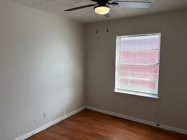 $1,995 | 5530 Lakefield Drive, Houston, TX 77033