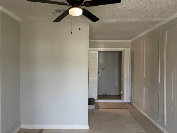 $1,995 | 5530 Lakefield Drive, Houston, TX 77033