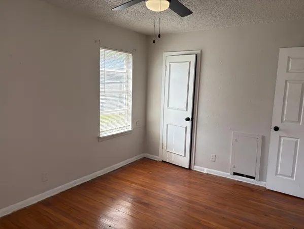 $1,995 | 5530 Lakefield Drive, Houston, TX 77033