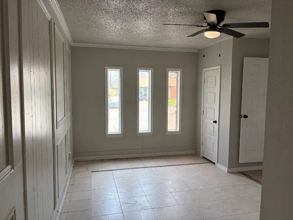 $1,995 | 5530 Lakefield Drive, Houston, TX 77033