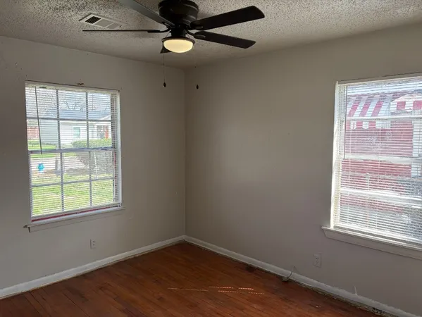 $1,995 | 5530 Lakefield Drive, Houston, TX 77033