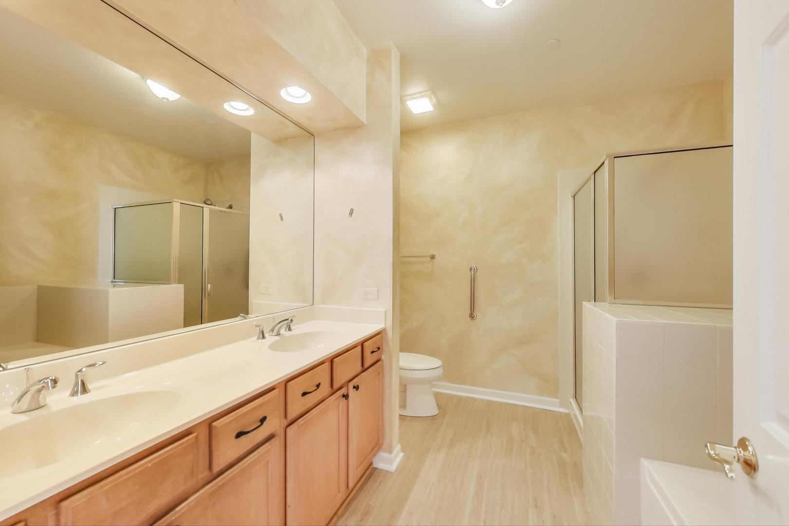 1950 Farnsworth Lane, Unit 109 Northbrook, IL 60062 - Photo 18 of 30