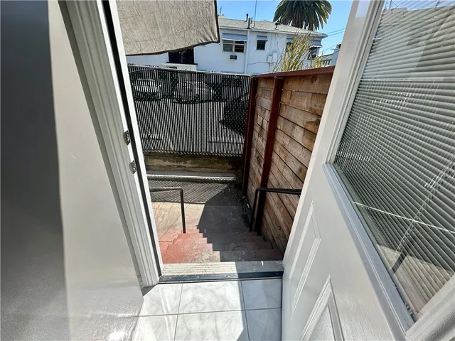 $3,200 | 1760 North Las Palmas Avenue, Los Angeles, CA 90028