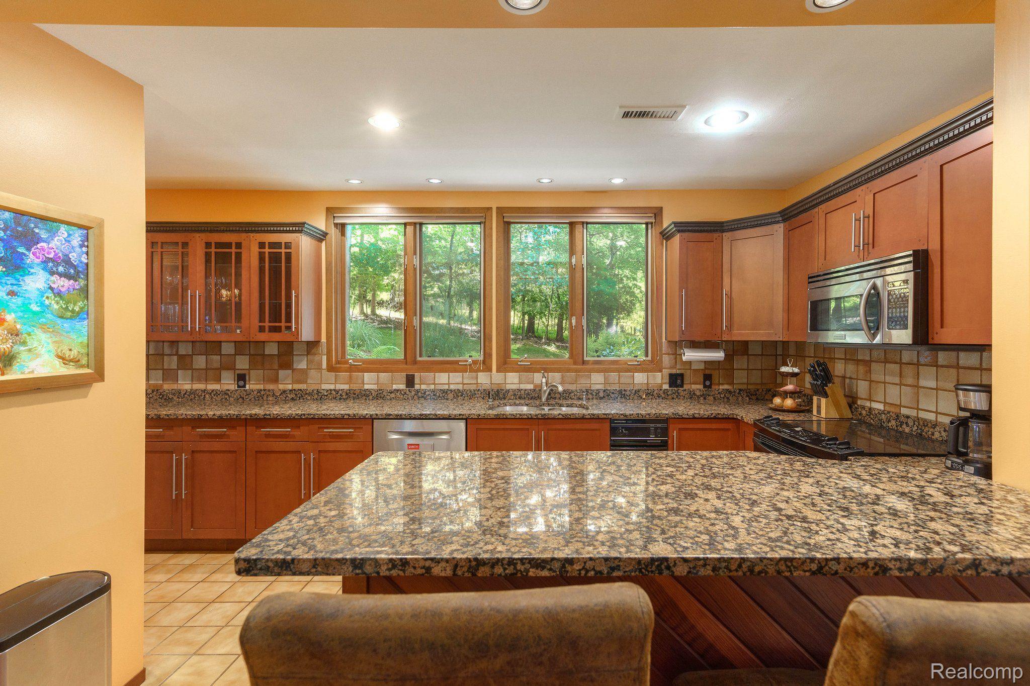 1375 Dutton Road Rochester, MI 48306 - Photo 29 of 55 Gallery Image 29