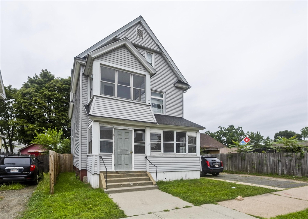 132 Grover Street Springfield, MA 01104 - Photo 3 of 27 Gallery Image 3