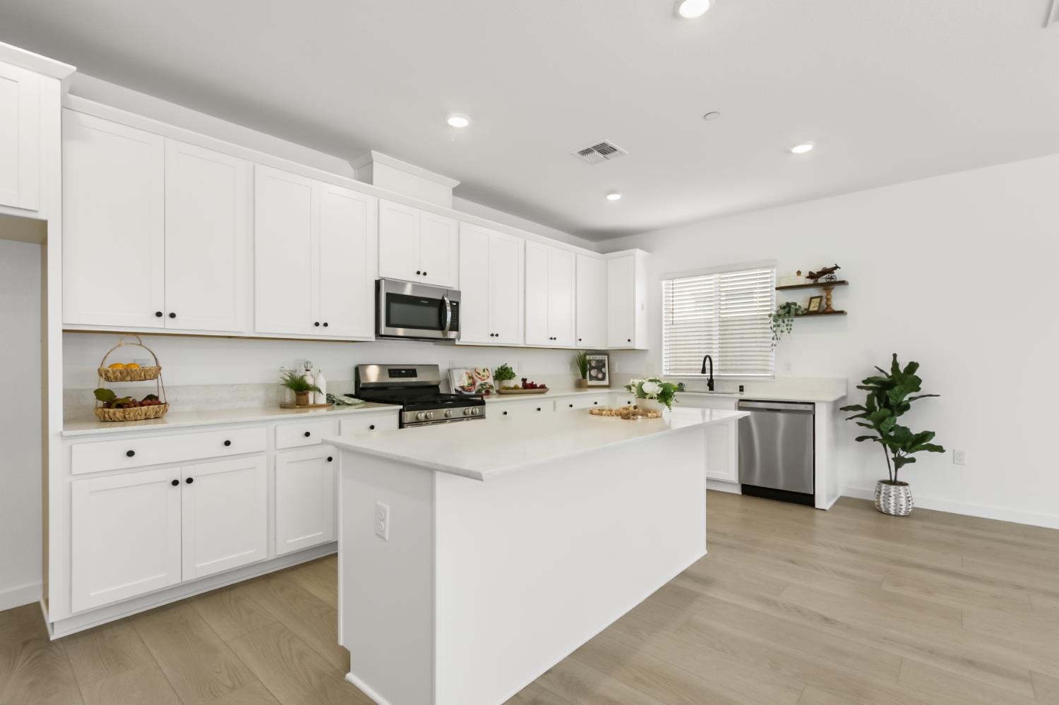 12650 Snowy Owl Way Rancho Cordova, CA 95742 - Photo 12 of 46