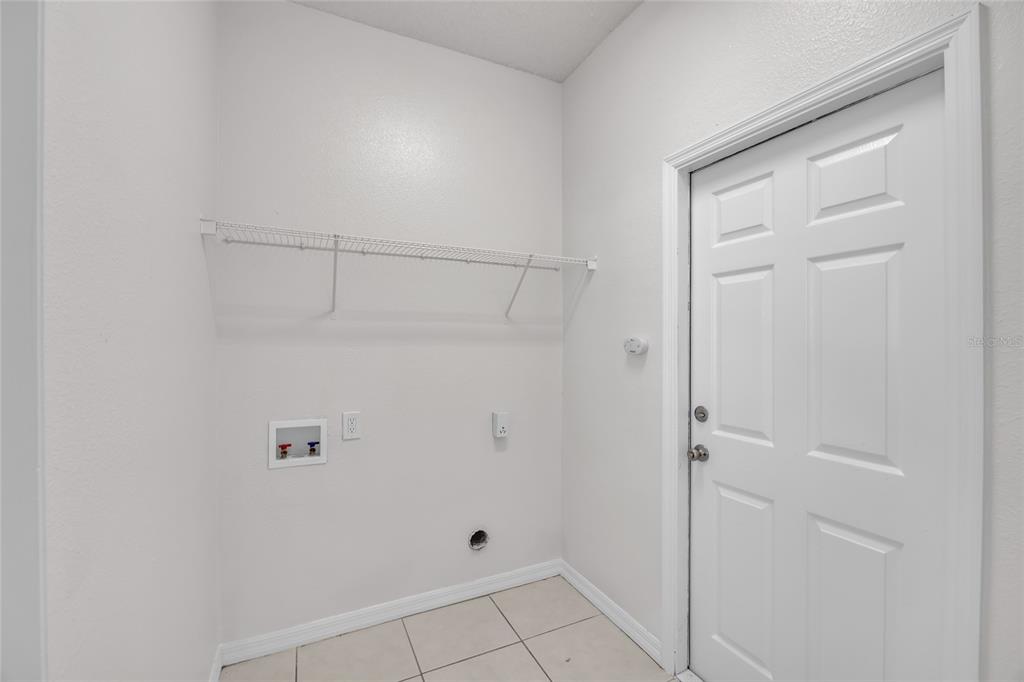 1047 Durango Loop Street Davenport, FL 33897 - Photo 21 of 35 a view of bathroom
