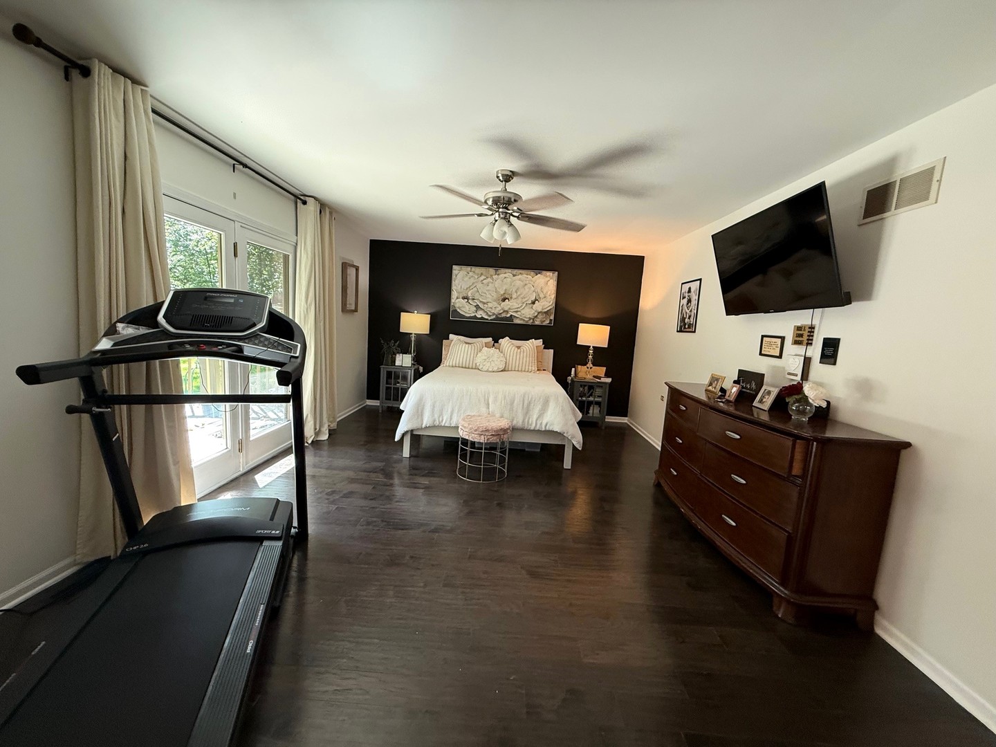 12970 Briody Way Genoa, IL 60135 - Photo 40 of 45 a living room with furniture and a flat screen tv