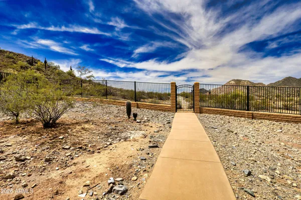 $4,700,000 | 8903 North Arroya Grande Drive, Phoenix, AZ 85028